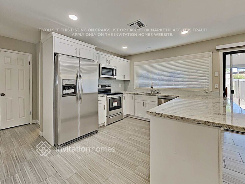 Building Photo - 1918 E Pebble Beach Dr