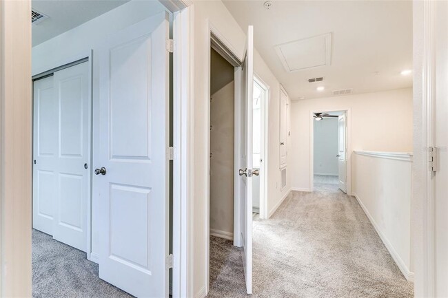 Building Photo - 2365 Carrabelle Wy