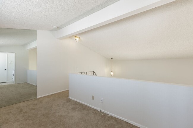 Building Photo - Spacious 2-Bedroom, 2.5-Bath Condo in Cano...