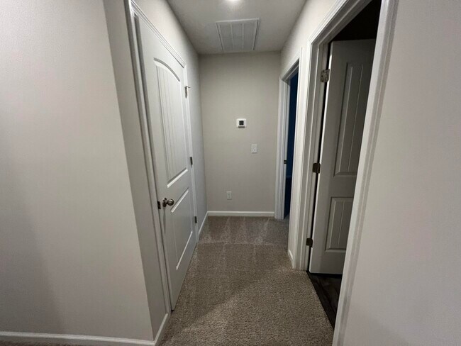 Building Photo - 4044 Thimbleberry Dr