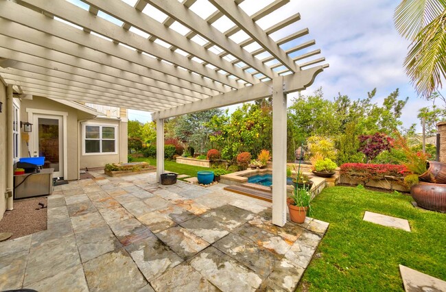 Building Photo - 935 Heron Cir