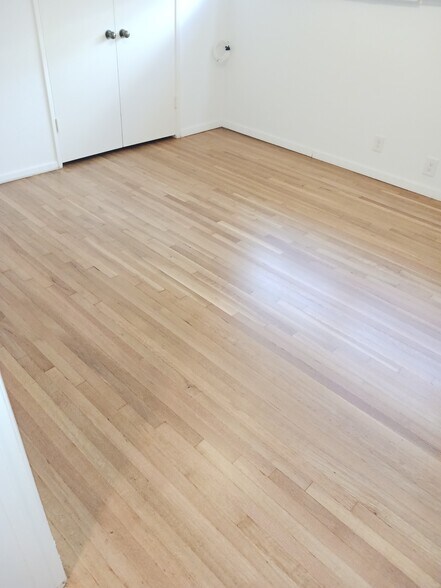 Bedroom - 6012 S Kings Rd