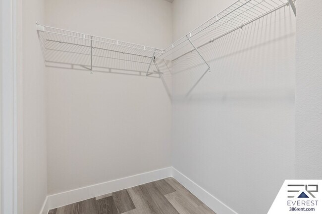 Building Photo - 17 Prestwick Ln