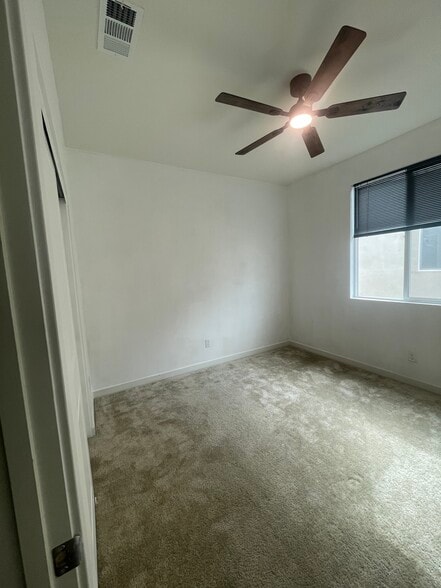 Building Photo - 27744 Heritage Ln