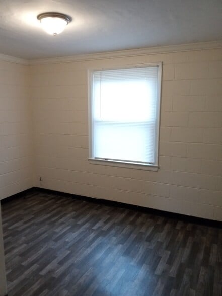 Building Photo - 2947 Schofield Ave