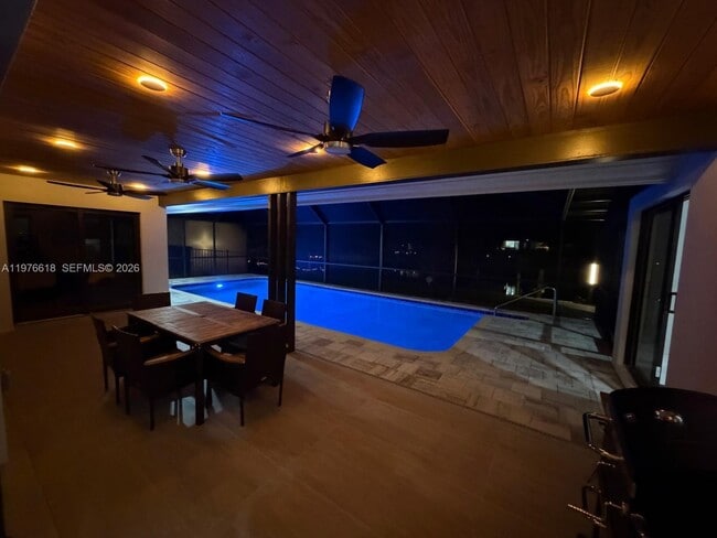 Building Photo - 103 Tropicana Dr