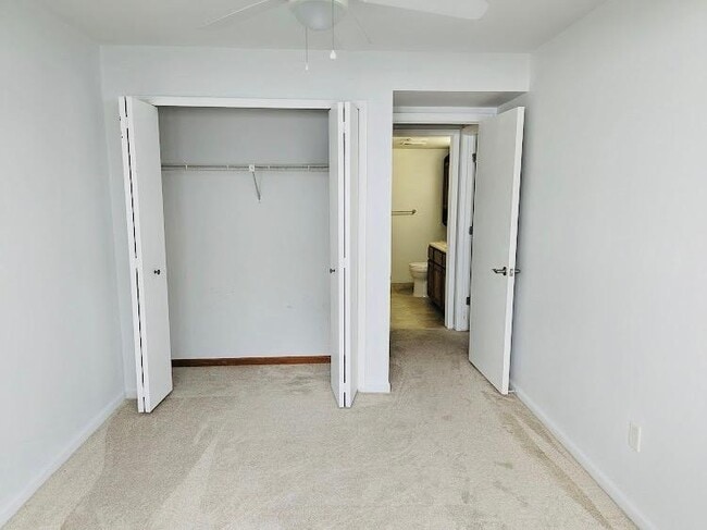 Building Photo - 253 Pinewood Cir