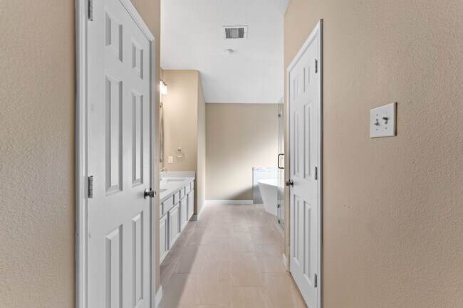 Building Photo - 21146 Terrace Vine Ln