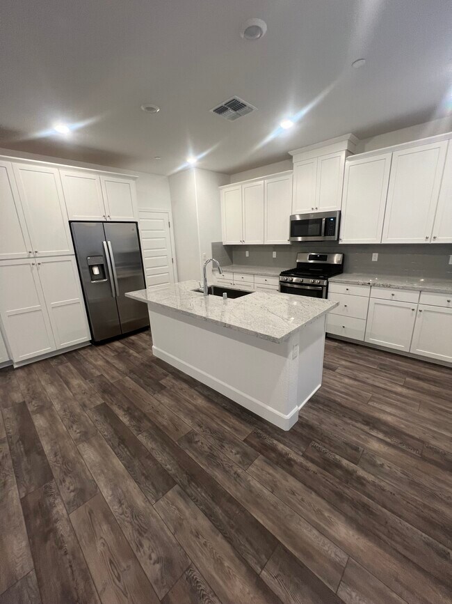 Building Photo - 5032 Pinaleno Wy