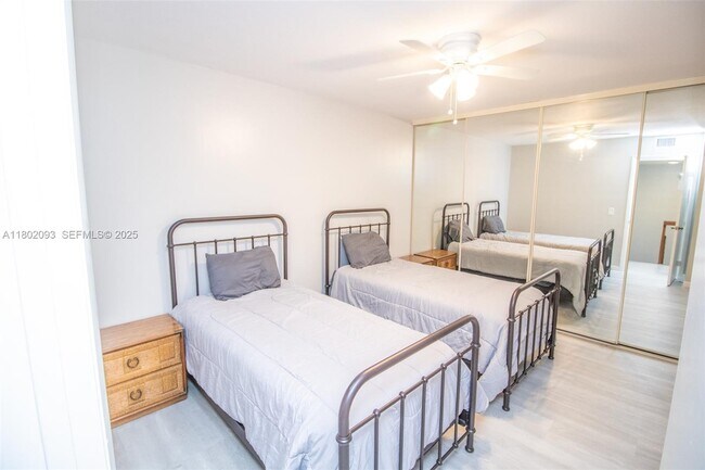 Building Photo - 1410 14th Terrace