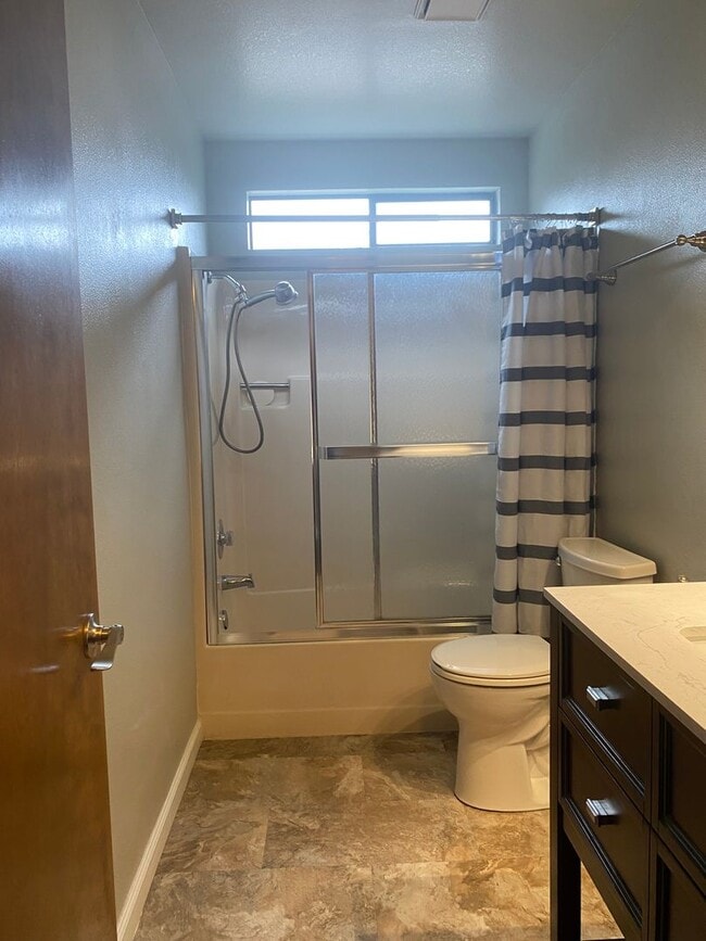 Building Photo - Nice well cared for home in desirable Edge...