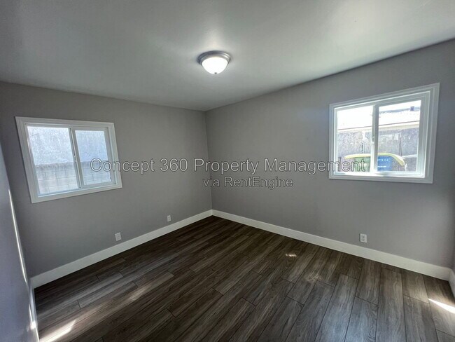 Building Photo - 13717 Yukon Ave