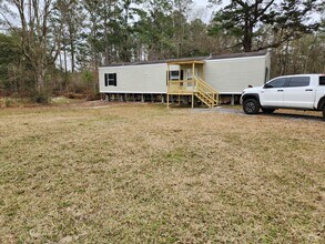 Building Photo - 19066 Taylor Rd