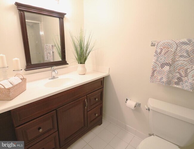 Building Photo - 307 Yoakum Pkwy