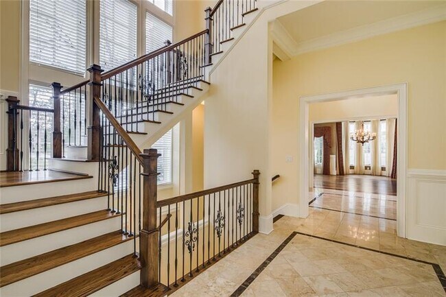 Building Photo - 35 Mt Paran Rd NW