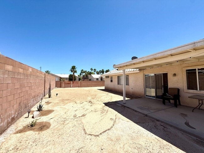 Building Photo - Charming 2 Bed, 2 Bath Home with Open Floo...