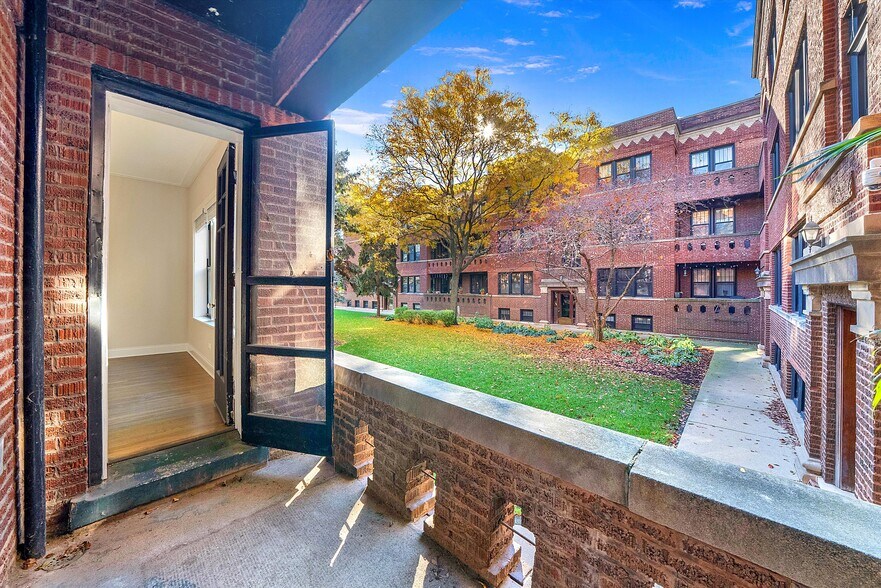 Building Photo - 2516-2526 N Kedzie Blvd