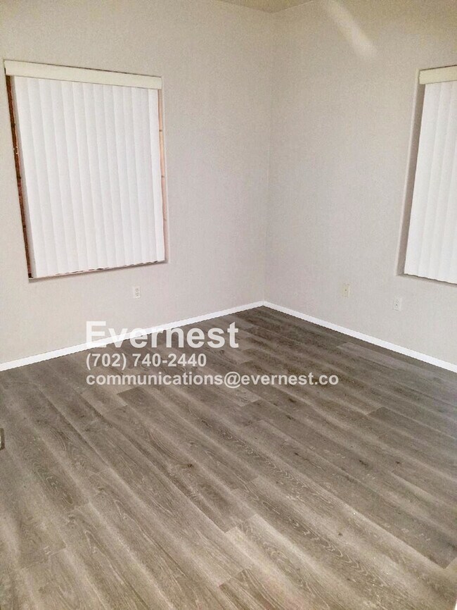 Building Photo - Charming 2-Bedroom Home with Modern Applia...