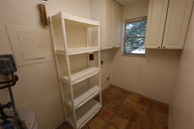 Building Photo - 1960 Union St