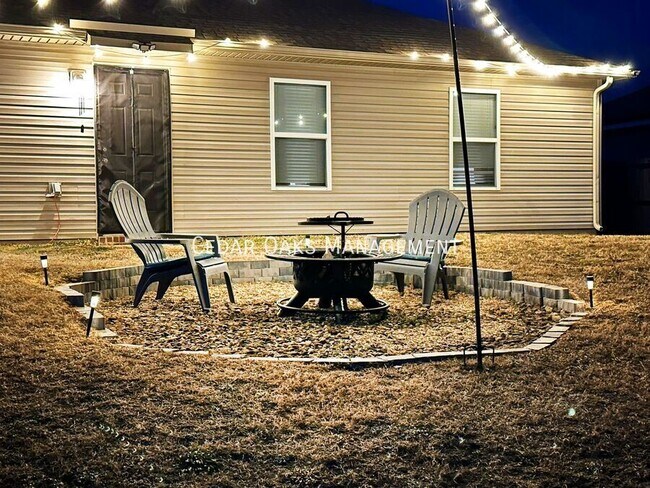 Building Photo - 2389 Wyandotte Ave