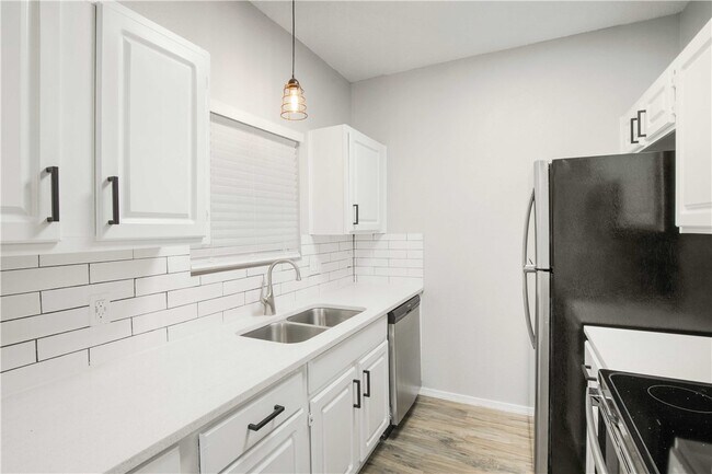 Building Photo - 12166 Metric Blvd
