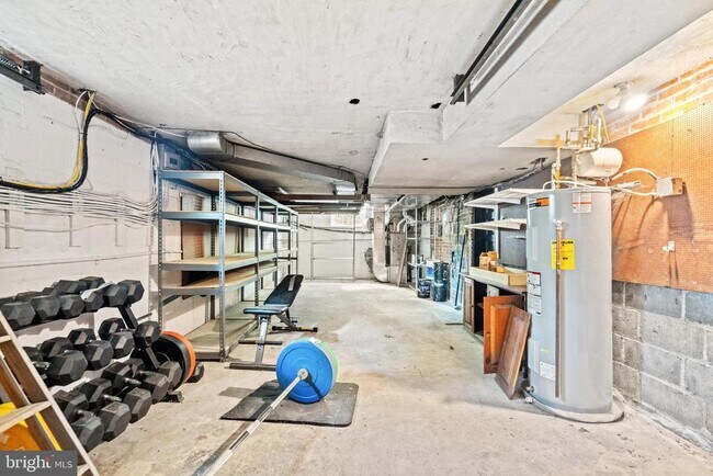 Building Photo - 6045 Edgewood Terrace