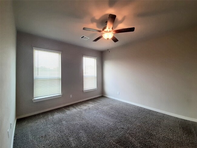 Building Photo - 9877 Grosbeak Ln