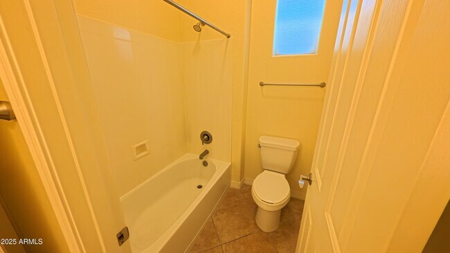 Building Photo - 3742 E Comstock Dr