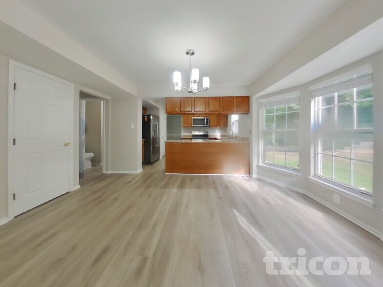 Building Photo - 8609 Undermire Ct