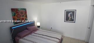 Building Photo - 2457 Collins Ave