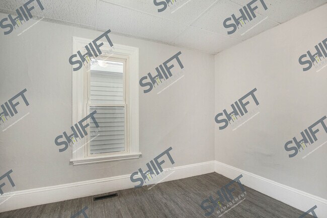 Building Photo - 214 Lexington #3: BEAUTIFUL updated three ...