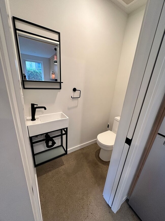 Building Photo - Brand New ADU in NE Portland!