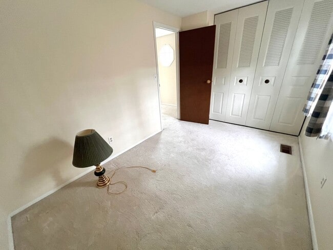 Building Photo - Beautiful Home - 3 Bedroom 2.5 Bathroom - ...
