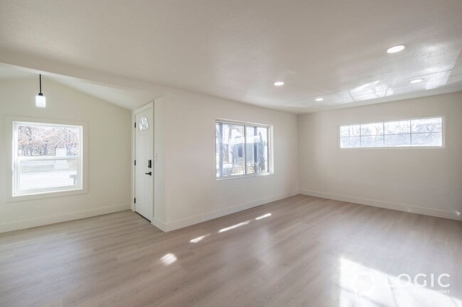 Building Photo - 7808 S 1000 E