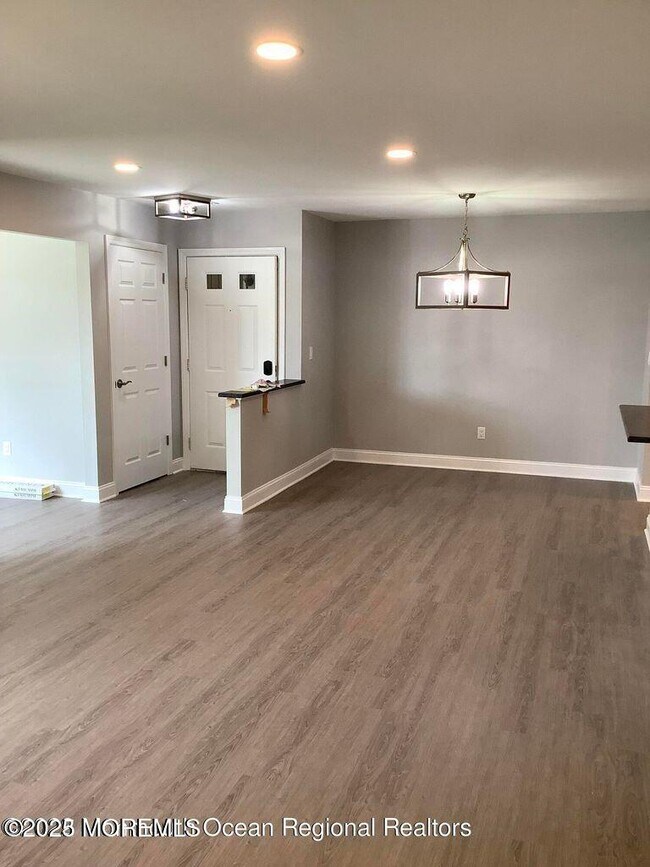 Building Photo - 506 Harding Rd