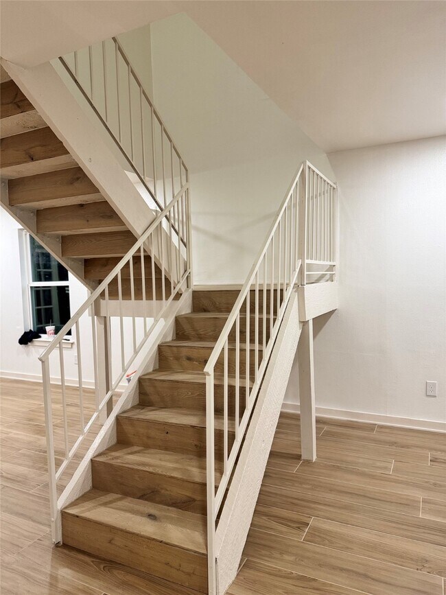 Building Photo - 10002 Knoboak Dr