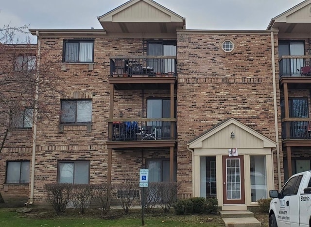 Building Photo - 2203 W Nichols Rd