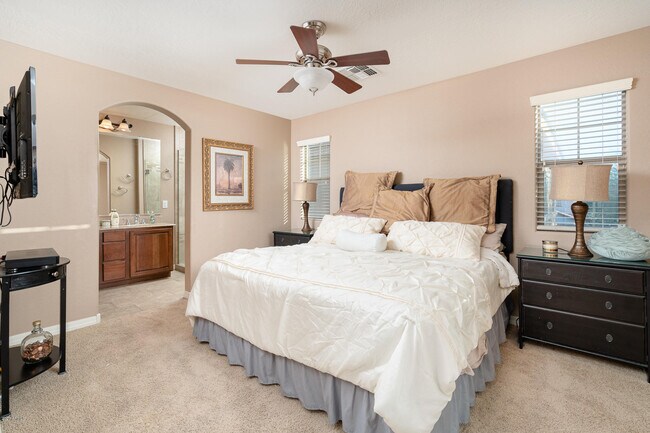 Building Photo - 14240 W Country Gables Dr