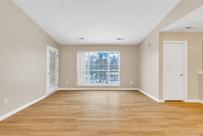 Building Photo - 8208 Chesapeake Cir