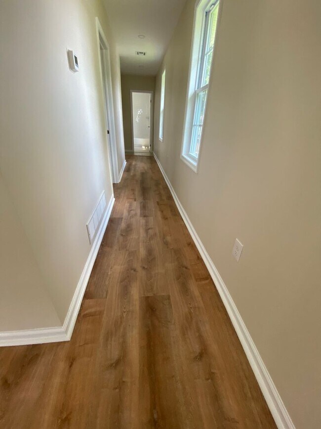 Building Photo - 1175 Willow St