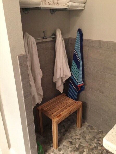 Towel area in Main Shower - 14890 Granada Dr