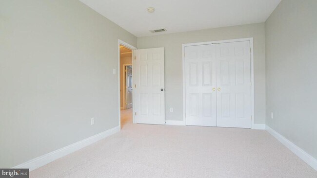 Building Photo - 108 Barefield Ln