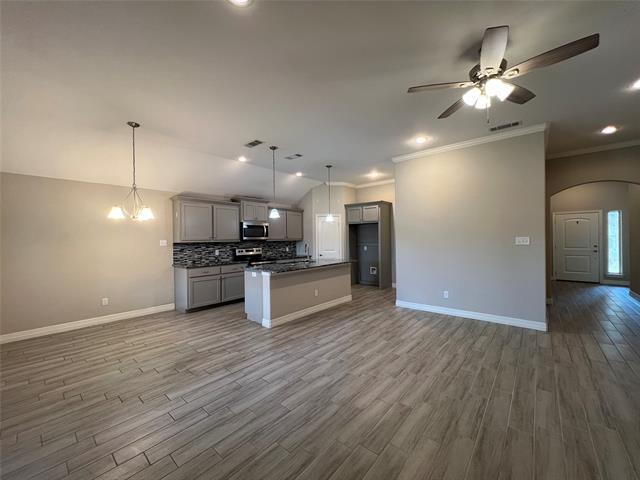 Building Photo - 148 Frank St