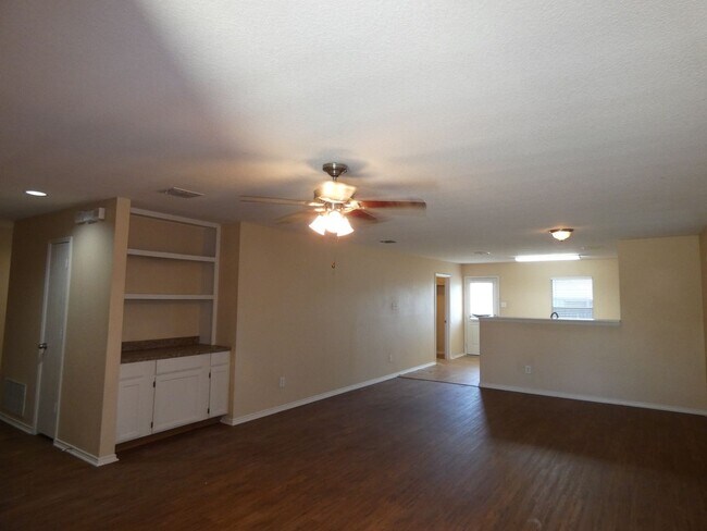 Building Photo - 652 Rosario Ln