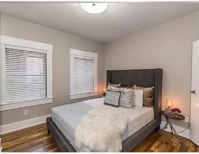 Building Photo - 1407 Vine St