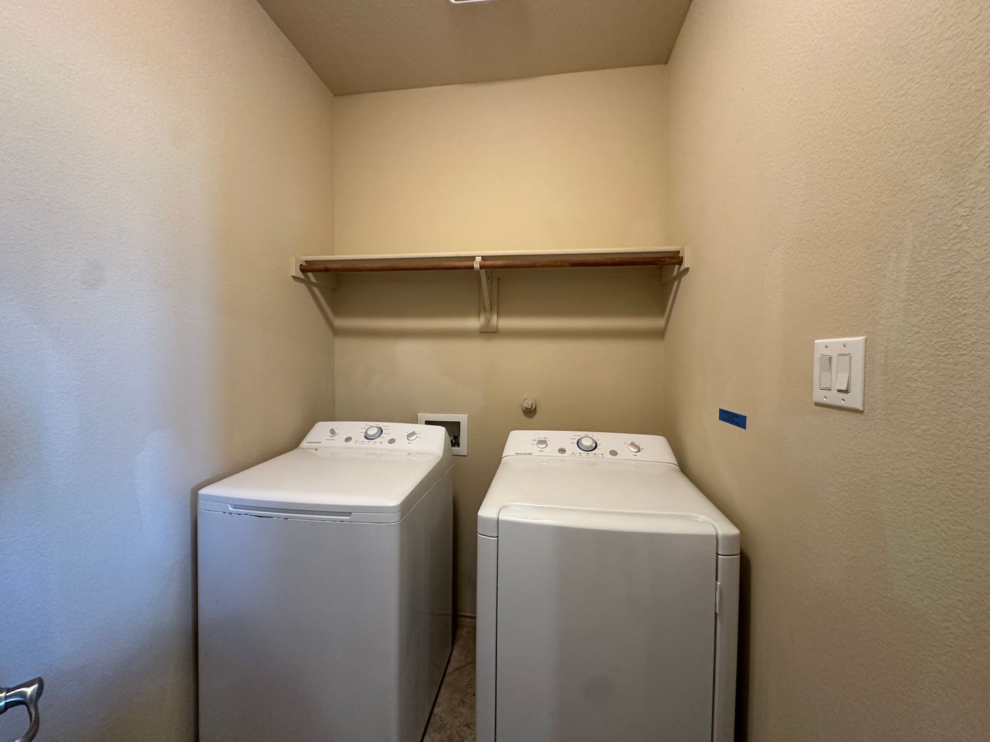 Building Photo - 3108 Tamarack Ln