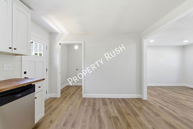 Building Photo - 6107 Vance Cir