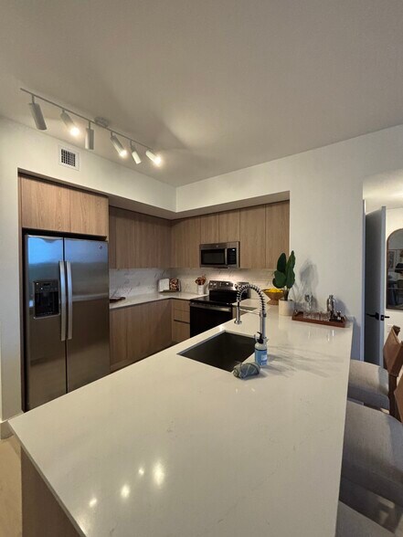 Building Photo - 2445 NE 183rd St
