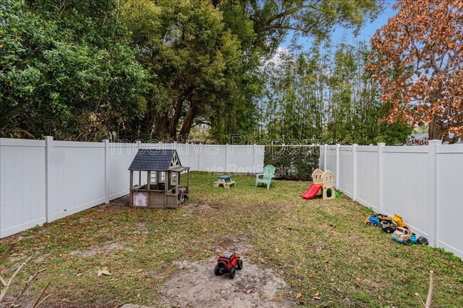 Building Photo - 109 E Evans St