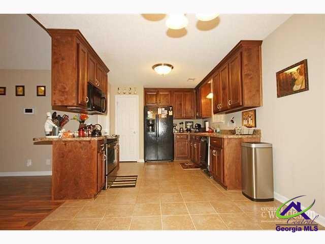 Building Photo - 302 Laurel Woods Dr